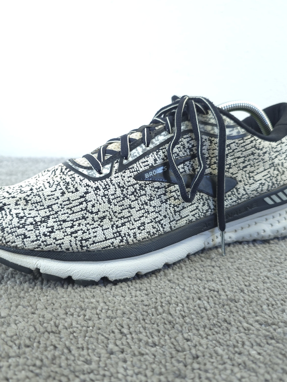 Brooks Adrenaline GTS 20 Mens Size 11 Running Shoes Black Athletic Sneakers Low - Picture 6 of 10